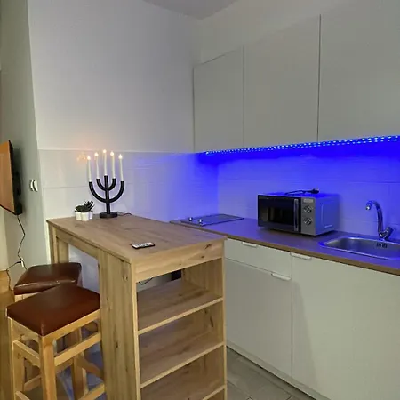 Apartment New Luminious Apartment-free Private Parking, Self Check-in *