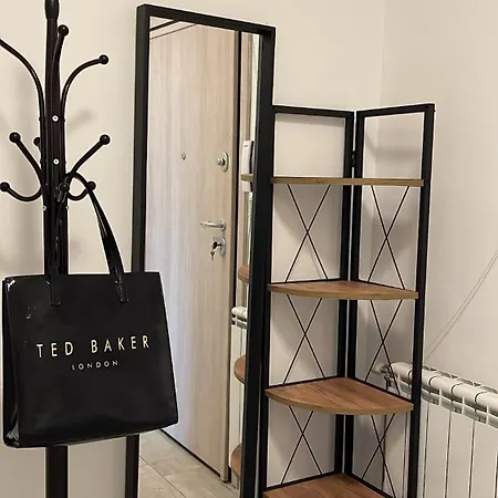 Apartment New Luminious Apartment-free Private Parking, Self Check-in Skopje