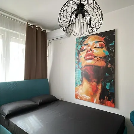 Apartment New Luminious Apartment-free Private Parking, Self Check-in *