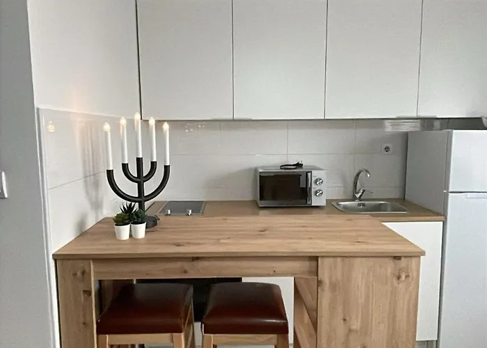 New Luminious Apartment-free Private Parking, Self Check-in Apartment *