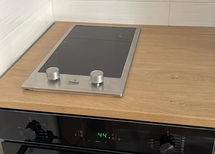 New Luminious Apartment-free Private Parking, Self Check-in