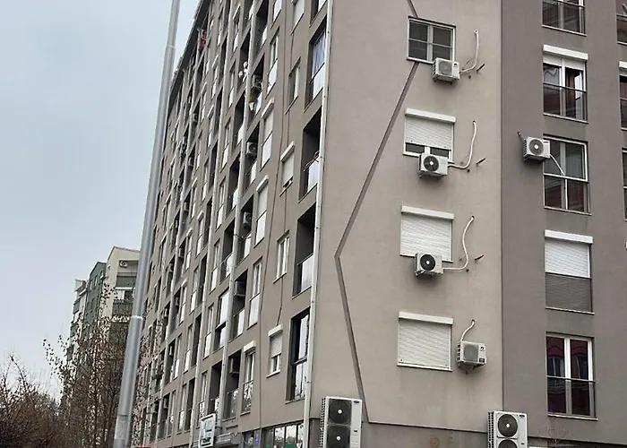 Apartment New Luminious Apartment-free Private Parking, Self Check-in